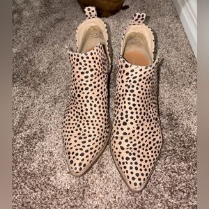 Stylish Tan and Black Women's Ankle Boots